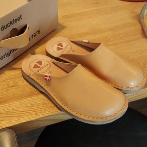 Duckfeet shoes. Wore 5 times. Ordered too big